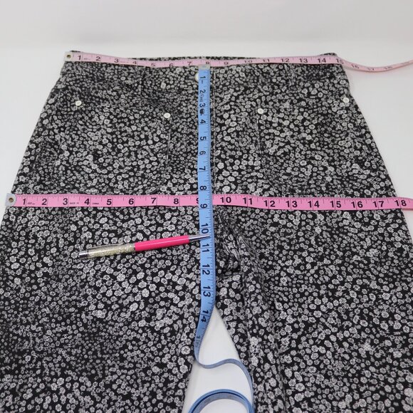 CHANEL 2021 CC Camellia Print Stretch Jeans Size 40 Straight Leg - Picture 16 of 16